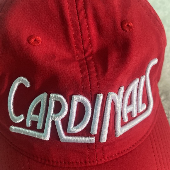 🆕adidas NCAA Universityof Louisville Cardinals Cap, OSFM, metal adj. back - Picture 6 of 7